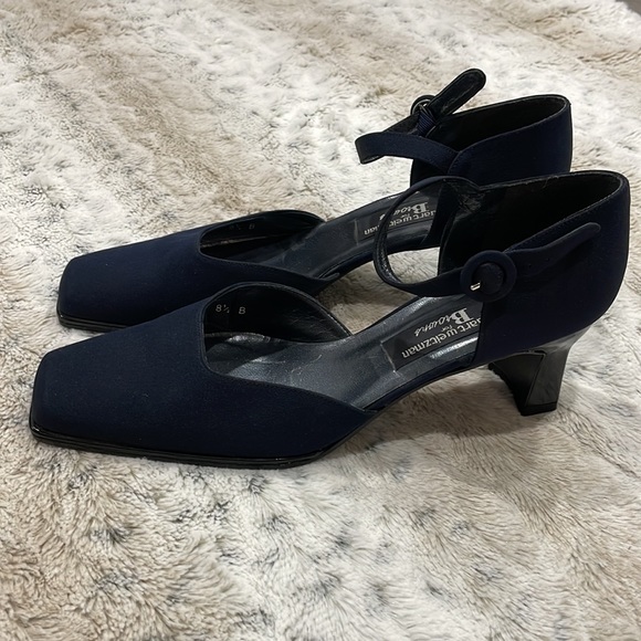 [8.5] Vintage Stuart Weitzman Square Toe Ankle Strap Heel | in Rich Navy Blue - Picture 5 of 13